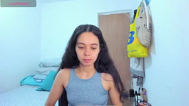 Annie rosse1017 online show from 10/28/25, 04:16