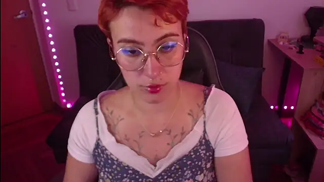 Miacatsito3 online show from 10/21/25, 09:37