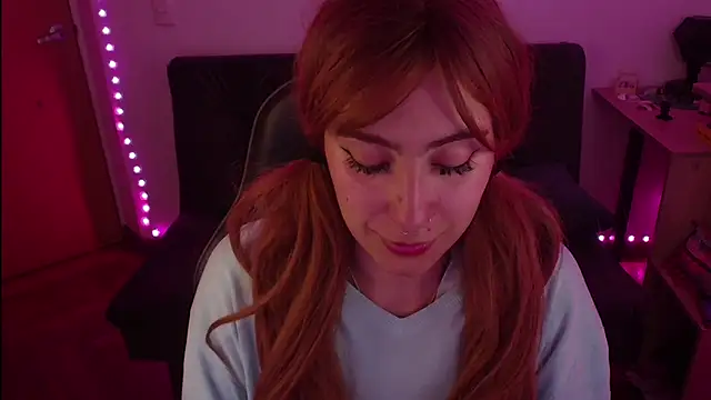 Miacatsito3 online show from 10/23/25, 04:34