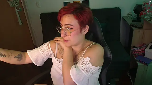 Miacatsito3 online show from 11/11/25, 05:40