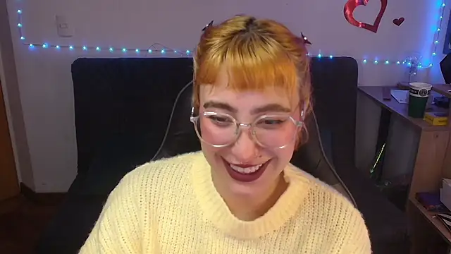 Snapshot of Miacatsito3 chatting on 06/24/26, 09:03 Miacatsito3 online show from 06/24/26, 09:03
