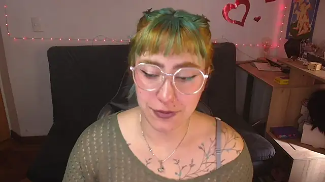 Snapshot of Miacatsito3 chatting on 07/10/26, 06:54 Miacatsito3 online show from 07/10/26, 06:54