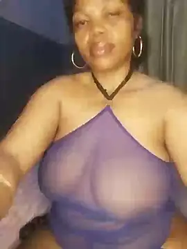 Snapshot of boujee01 chatting on 10/06/25, 12:52 boujee01 online show from 10/06/25, 12:52