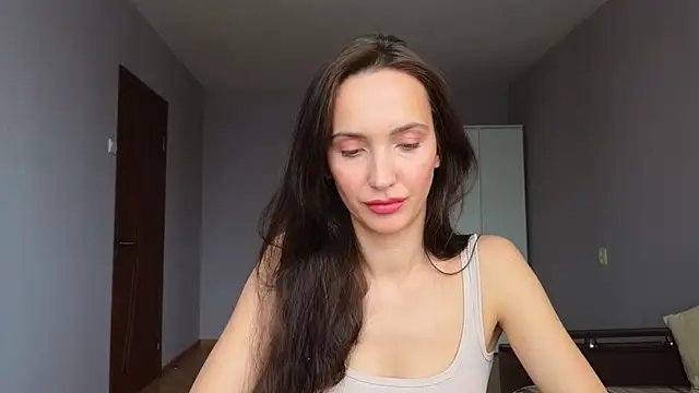 Snapshot of Lillian-Clark chatting on 02/10/26, 08:18 Lillian-Clark online show from 02/10/26, 08:18