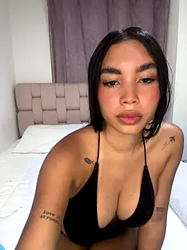 Snapshot of karolaalcendra chatting on 09/27/25, 03:22 karolaalcendra online show from 09/27/25, 03:22