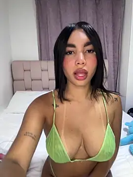 Snapshot of karolaalcendra chatting on 09/30/25, 11:21 karolaalcendra online show from 09/30/25, 11:21