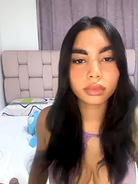 Snapshot of karolaalcendra chatting on 10/02/25, 04:41 karolaalcendra online show from 10/02/25, 04:41