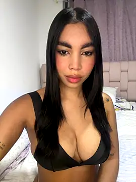 Snapshot of karolaalcendra chatting on 10/16/25, 04:13 karolaalcendra online show from 10/16/25, 04:13