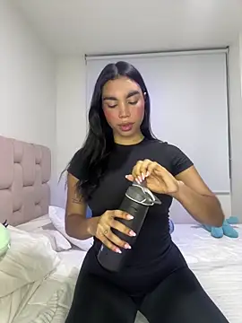 karolaalcendra online show from 03/01/26, 12:34