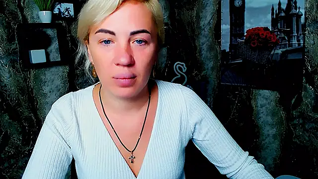 EmmaCat  online show from 10/12/25, 05:06