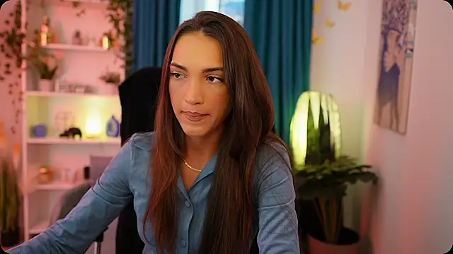 Alexis Love  online show from 10/01/25, 01:06