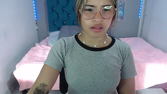 Snapshot of mia_sexgirl chatting on 06/02/26, 12:18 mia sexgirl online show from 06/02/26, 12:18