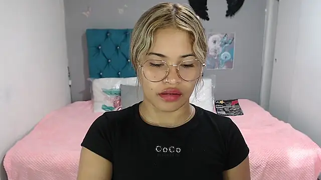 Snapshot of mia_sexgirl chatting on 07/23/26, 12:25 mia sexgirl online show from 07/23/26, 12:25
