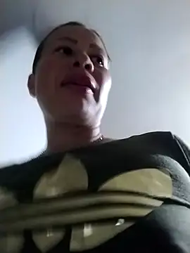 LaraCaliente online show from 01/11/26, 03:55