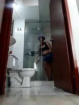 LaraCaliente online show from 01/12/26, 04:01