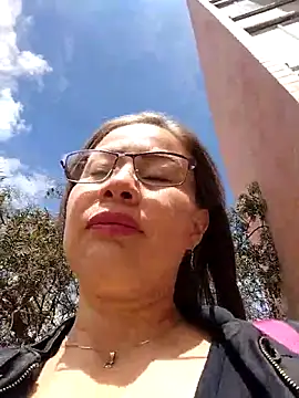 LaraCaliente online show from 04/08/26, 02:39