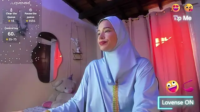 ShanaJamil online show from 11/12/25, 12:05