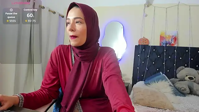 ShanaJamil online show from 04/06/26, 12:06