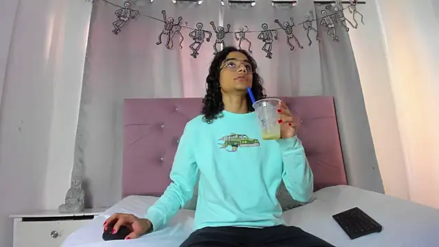 EthanBlackwoodd online show from 11/09/25, 07:56