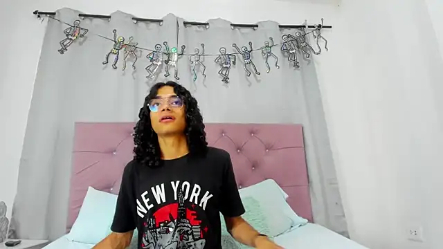 EthanBlackwoodd online show from 11/23/25, 09:03