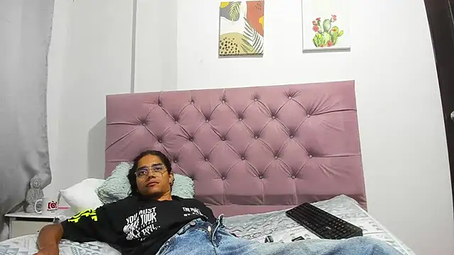 EthanBlackwoodd online show from 04/22/26, 06:16