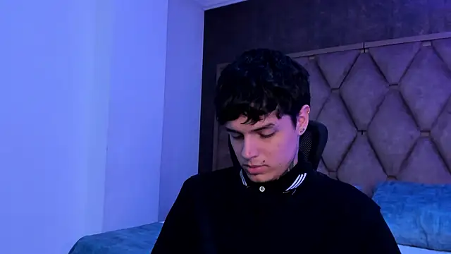 Declan-Fox online show from 02/05/26, 03:44