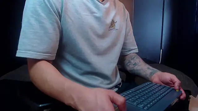 RichardMilleer online show from 12/22/25, 03:31