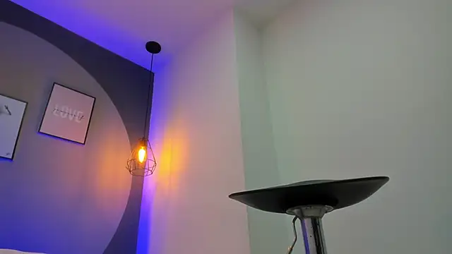 selena monroy online show from 10/04/25, 12:03