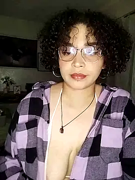 Julie wallace online show from 10/05/25, 12:31