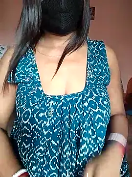 Snapshot of Bengalibeauty96 chatting on 05/11/26, 01:11 Bengalibeauty96 online show from 05/11/26, 01:11