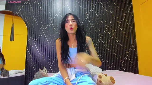 Snapshot of Miss_Ariaa chatting on 10/21/25, 11:33 Miss Ariaa online show from 10/21/25, 11:33