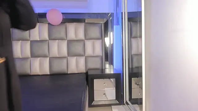 abbiecollins js online show from 11/26/25, 03:29