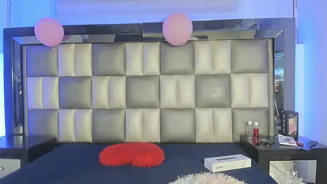 abbiecollins js online show from 11/27/25, 03:19