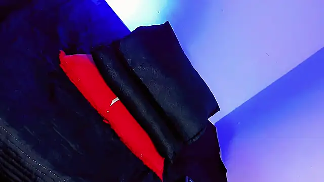 daniela dolls online show from 04/18/26, 07:07