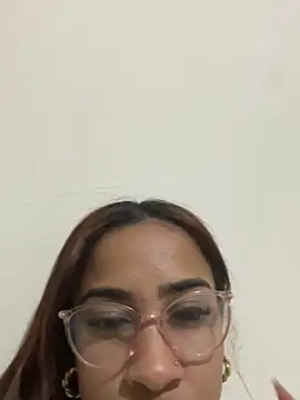 Snapshot of flore-cita chatting on 09/28/25, 04:51 flore-cita online show from 09/28/25, 04:51