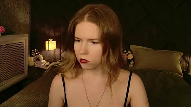 Snapshot of Alida_Brice chatting on 07/09/26, 04:00 Alida Brice online show from 07/09/26, 04:00