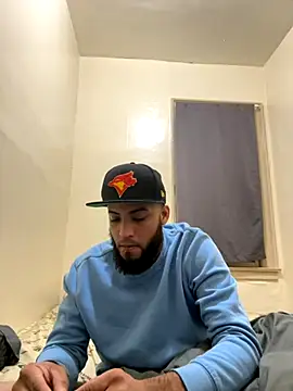 LeoPR00 online show from 11/21/25, 06:34