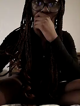 unknownleah online show from 09/13/25, 03:06