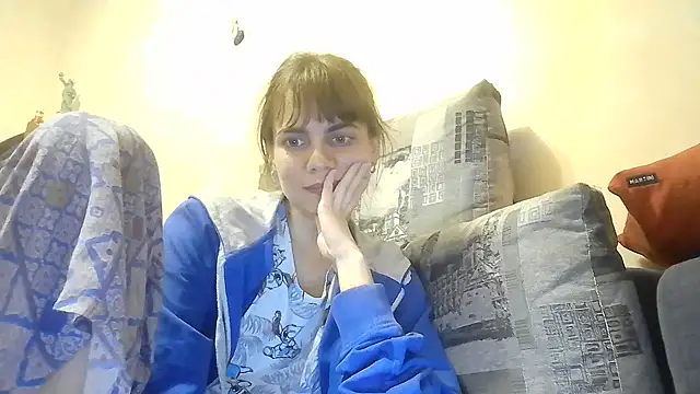 Snapshot of Loriven chatting on 10/07/25, 07:22 Loriven online show from 10/07/25, 07:22