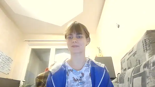 Snapshot of Loriven chatting on 11/06/25, 06:53 Loriven online show from 11/06/25, 06:53