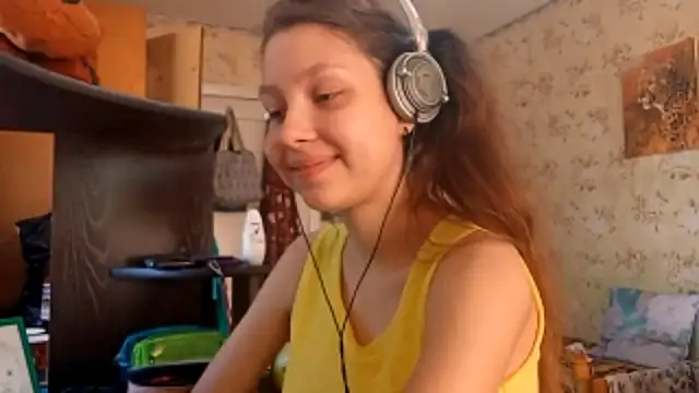 QutieDaSweet online show from 09/26/25, 07:12