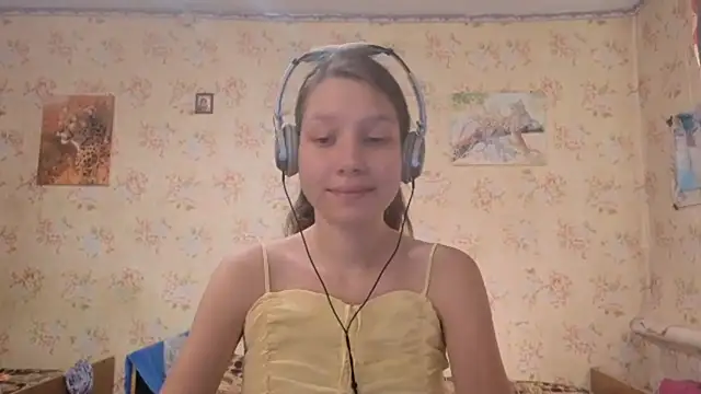 QutieDaSweet online show from 10/02/25, 07:15