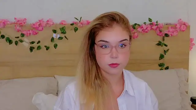 Lilith Bonheur online show from 11/29/25, 10:24