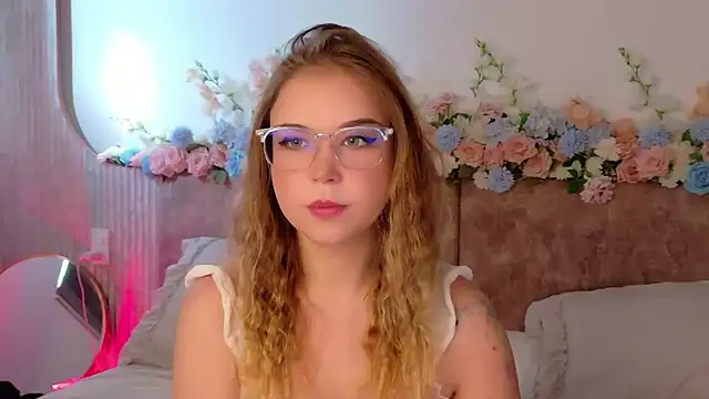 Lilith Bonheur online show from 04/30/26, 12:28