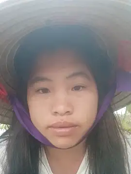 Luyen004 online show from 01/17/26, 12:04