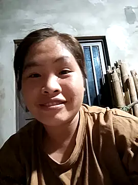 Snapshot of Luyen004 chatting on 03/26/26, 12:55 Luyen004 online show from 03/26/26, 12:55