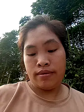 Snapshot of Luyen004 chatting on 03/30/26, 12:11 Luyen004 online show from 03/30/26, 12:11
