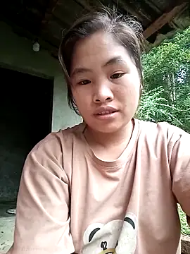Snapshot of Luyen004 chatting on 04/05/26, 11:24 Luyen004 online show from 04/05/26, 11:24
