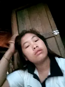 Snapshot of Luyen004 chatting on 04/10/26, 10:47 Luyen004 online show from 04/10/26, 10:47