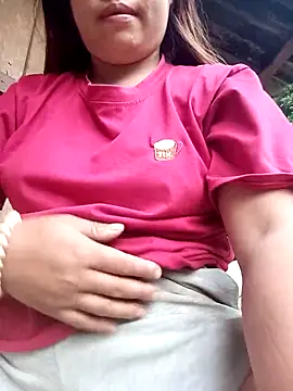 Snapshot of Luyen004 chatting on 04/16/26, 11:40 Luyen004 online show from 04/16/26, 11:40